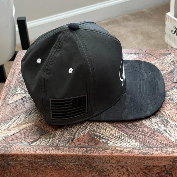 Bongo Tampa Bay Lightning Hockey Ball Cap and XL T-Shirt - Picture 5 of 10